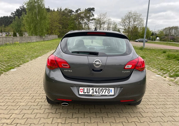 Opel Astra cena 30800 przebieg: 173000, rok produkcji 2012 z Radom małe 172